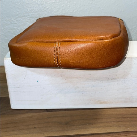 Sarge Cognac Leather Travel Work Academic Neutral Bag Zip Close Compact Organize - Picture 10 of 14